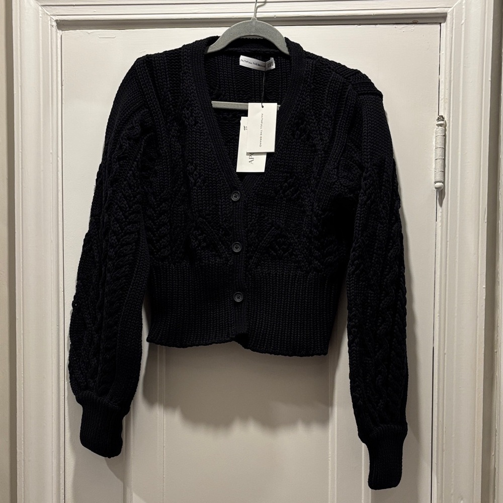 FAITHFULL THE BRAND
Dayana Cardigan - Black